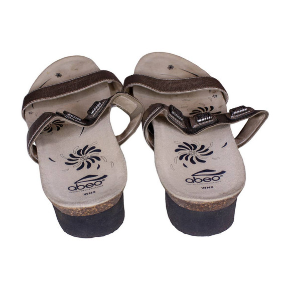 Abeo Sandals Slip On Double Strap Gold Square Medallion Detail WN9 - Picture 4 of 5